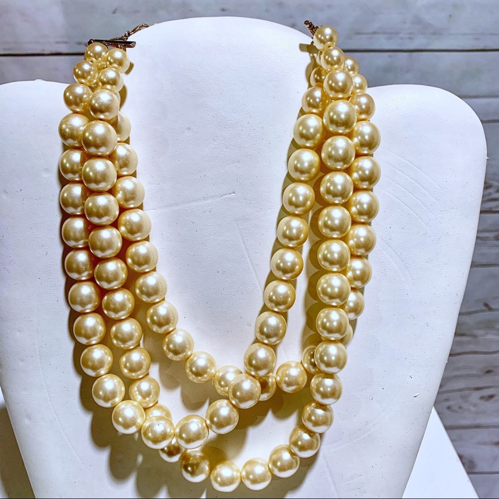 A.V. Max Three Strand Chunky Pearl Necklace 18'